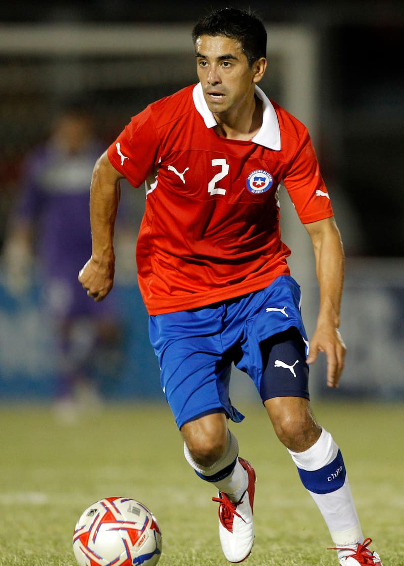 Copa del Pacífico 2012, el técnico de Magallanes fue titular en el triunfo ante Perú por 3 a 1. El seleccionador era Claudio Borghi.