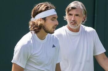 Arde la polémica en el tenis: Tsitsipas despidió a su coach y lo trató de “dictador”