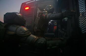 Caída de menor al Río Mapocho: Fiscalía ahora va detrás de carabineros acusados de encubrir