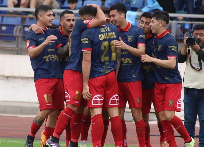 Los ariqueños celebrando el triunfo.