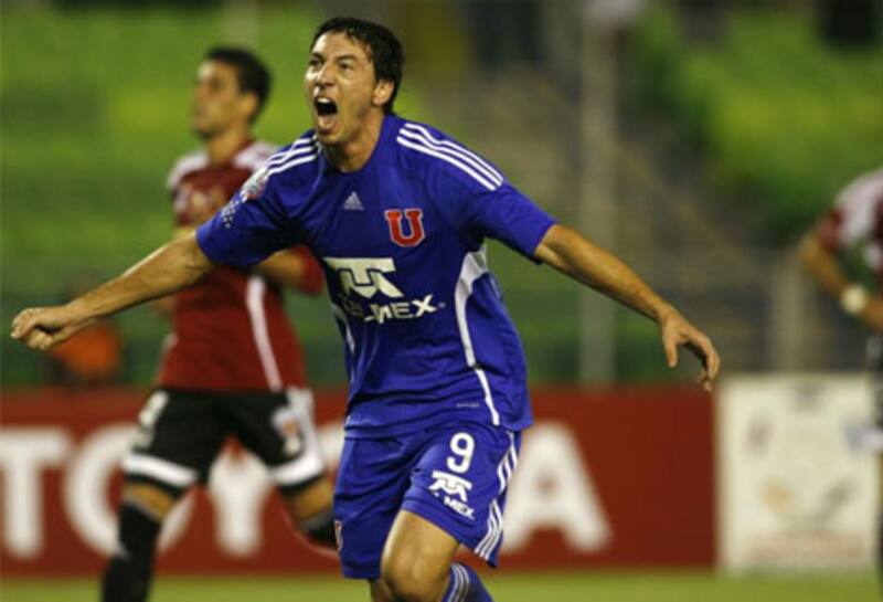 El Palote comandó la victoria de la U sobre Caracas en Venezuela.
