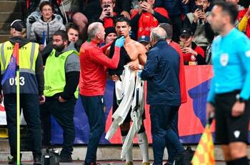 VIDEO| El duro choque que dejó sangrando a Cristiano Ronaldo en partido de Portugal por la Nations League