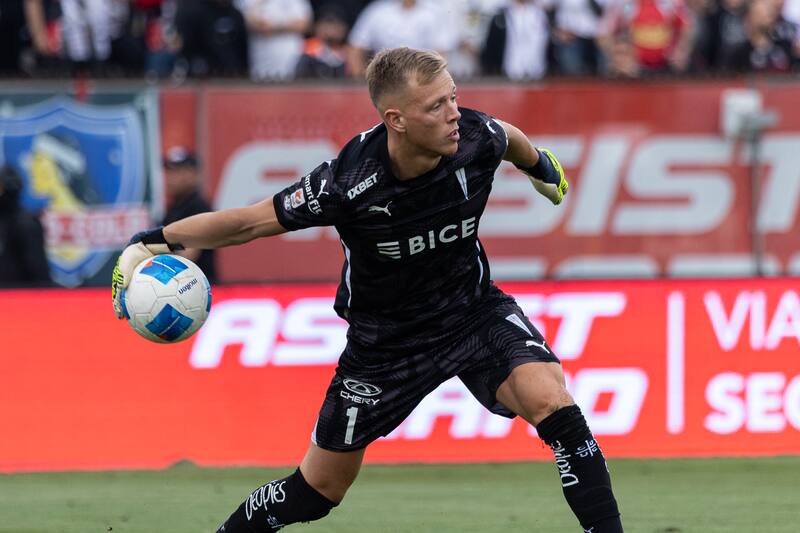el arquero es el llamado a ser la primera opción para el arco de la UC en 2026. Foto: Felipe Escobedo/En Cancha