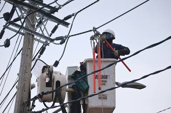 Durará hasta tres horas: Corte de luz en la RM afectará a dos comunas este miércoles 25 de marzo