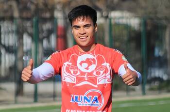 El lateral isleño de Tercera División que sueña jugar con Óscar Opazo en Colo Colo: "Es mi ejemplo a seguir"