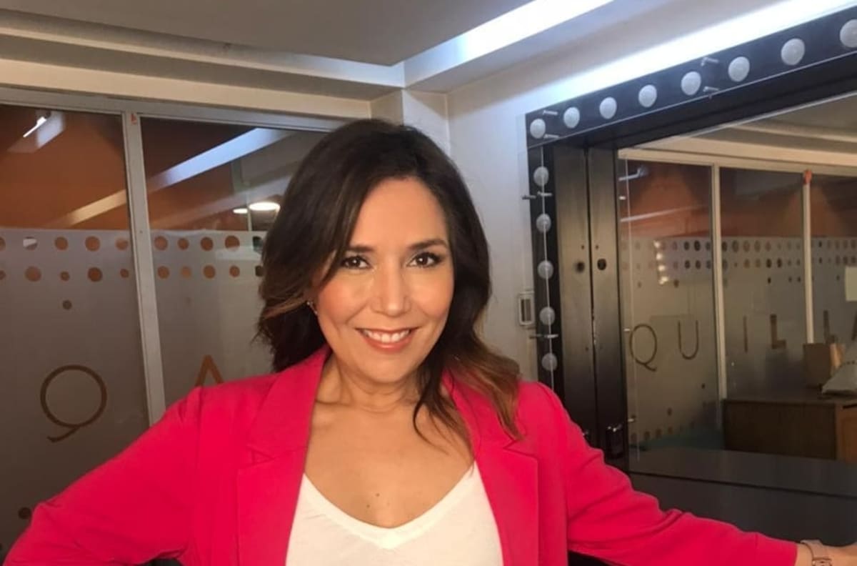 Cristina González confirma su embarazo y muestra su pancita en medio de la cobertura del cambio de mando