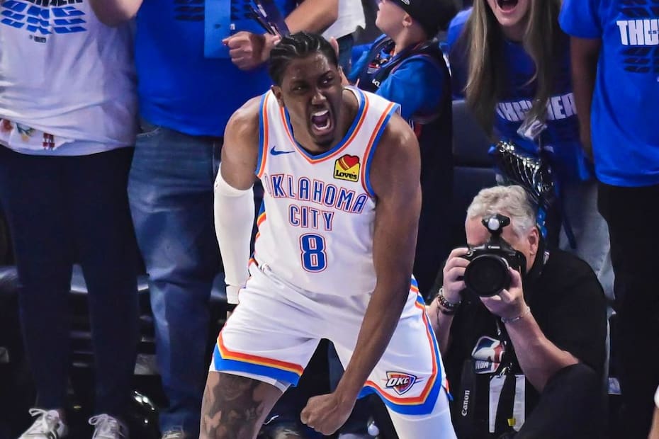 Jalen Williams fue la estrella en el triunfo de Oklahoma City Thunder, con 40 puntos. Foto: EFE.