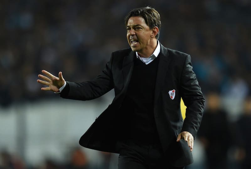 dirigiendo a River Plate en Argentina.