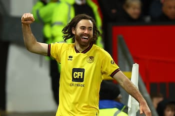 VIDEO | Ben Brereton se luce con preciso gol al Manchester United: silenció a Old Trafford