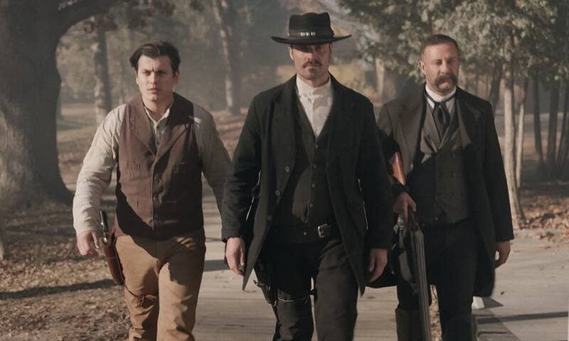 aborda la rivalidad entre Wyatt Earp e Ike Clanton. Créditos: Netflix
