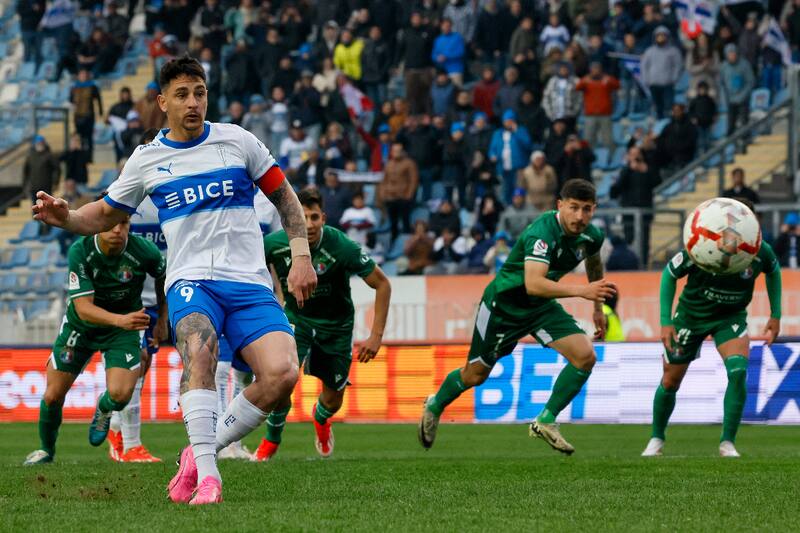 anotó vía penal el descuento de la UC en la derrota 2-1 ante Audax Italiano. (Foto: Aton)