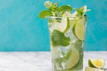 Cómo hacer un mojito: ve su receta, qué ingredientes lleva y cómo preparar uno sin alcohol