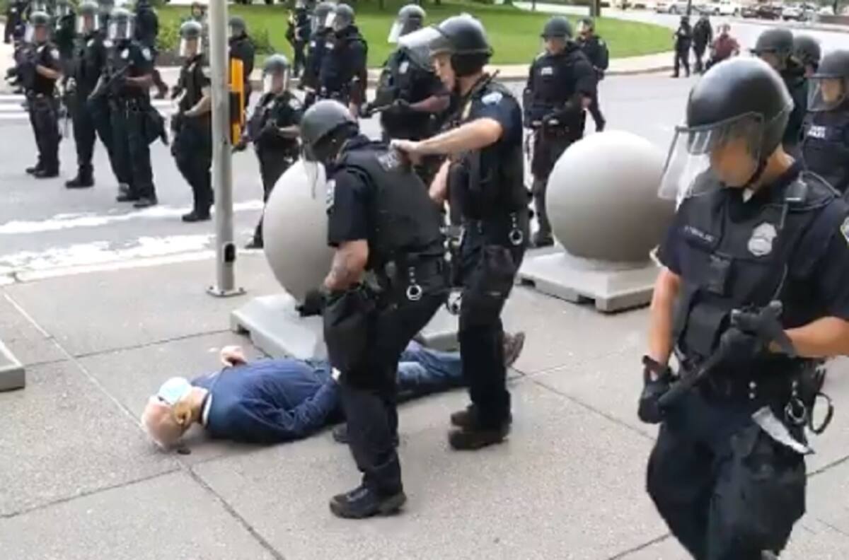 Anoymous difundió agresión policial a anciano de 75 años