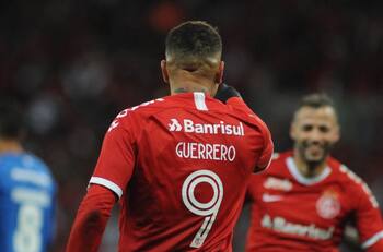 El golazo de Paolo Guerrero en la Copa de Brasil ante Cruzeiro