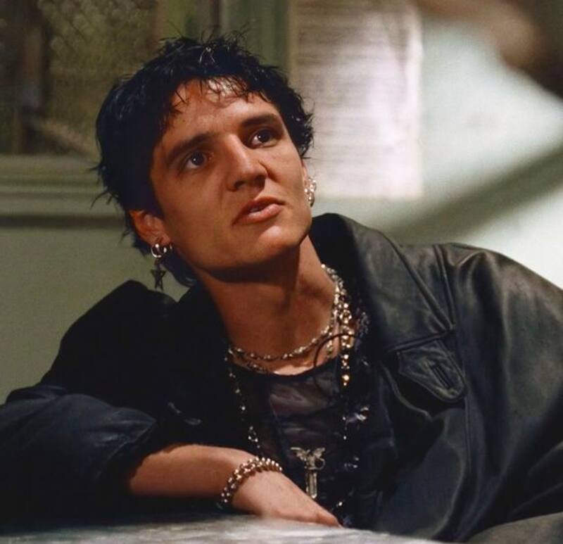 Pedro Pascal en "NYPD Blue" / Créditos: Twitter