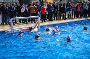Piscina Olímpica Alberto Abarza de Maipú inicia su temporada de verano este viernes: Precios, horarios y ubicación