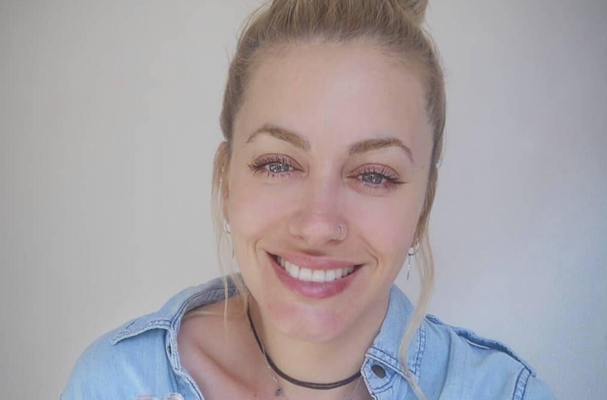Cata Palacios se aburrió: enfrentó a los que la criticaron por posar en traje de baño