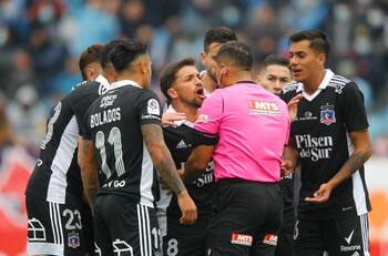 Gustavo Quinteros reveló el "mea culpa" que realizó Gabriel Costa tras su expulsión en el duelo entre Colo Colo y O'Higgins