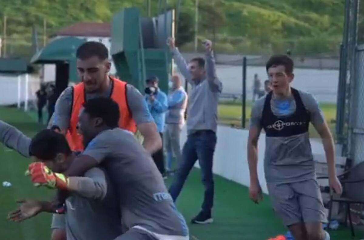 Arquero del Trabzonspor turco mostró su puntería con tremendo lanzamiento