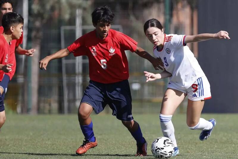 La seleccionada chilena durante un entrenamiento de La Roja Sub 17. Foto: Federación de Fútbol de Chile.
