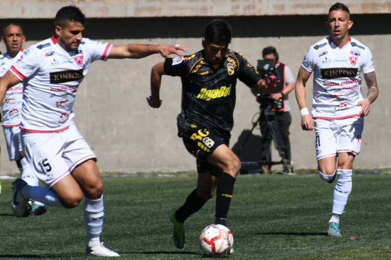 cayó goleado y presentó un nuevo refuerzo. Foto: Agencia Aton.