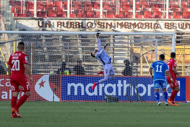 Diego Tapia ahoga el grito de gol de la U.