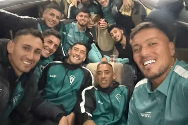 El extenso viaje del Búfalo y el plantel de Wanderers tras triunfazo en la B.