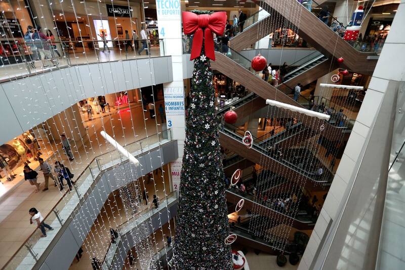 Conoce los horarios del Costanera Center este 24 de dicembre.