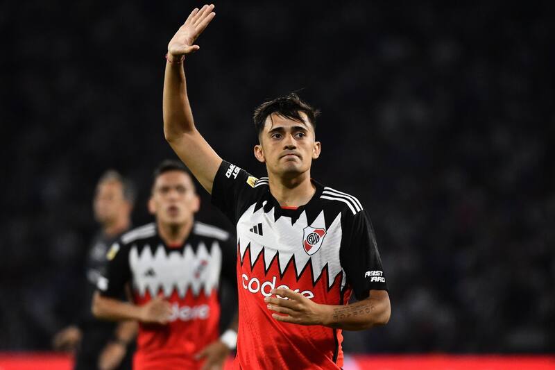 El ex Colo Colo es figura en River, cuadro que quiere tener todo su pase.