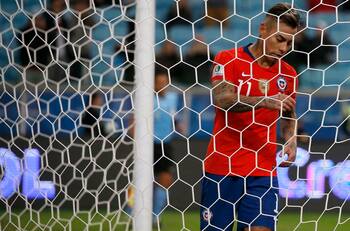 Esposa de Eduardo Vargas: "Sigues siendo bigoleador y bicampeón de América, estamos más que orgullosos de ti"