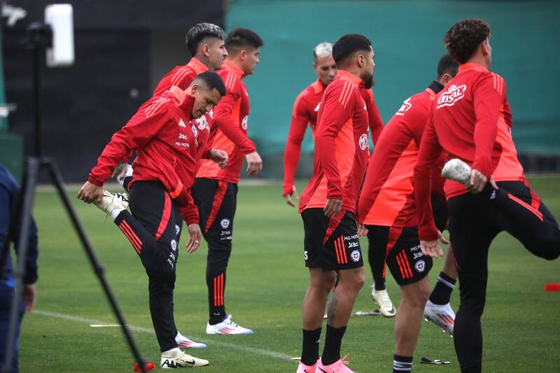 entrenando con La Roja. Agencia Aton