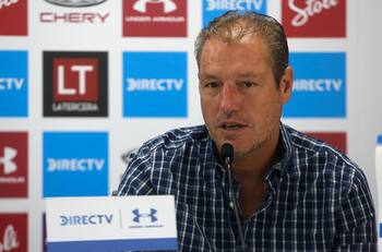 José María Buljubasich: "Hoy la prioridad número uno es un delantero centro"