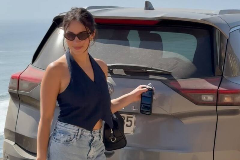 se grabó en su día en la playa junto a su auto. Créditos: @viviannedietz.