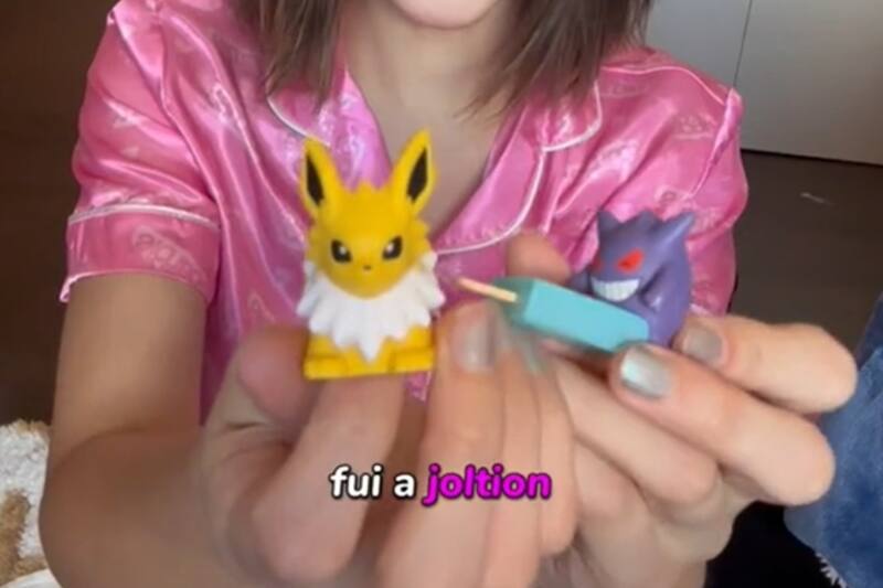 Estas son dos de las figuritas de colección que iCata quiso llevar a "Gran Hermano" Chile.