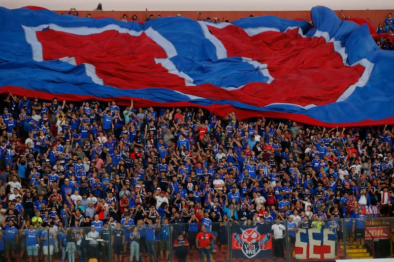 Hinchas de la U tendrán entradas más baratas vs Colo Colo que en sus partidos de local. Foto: Aton.
