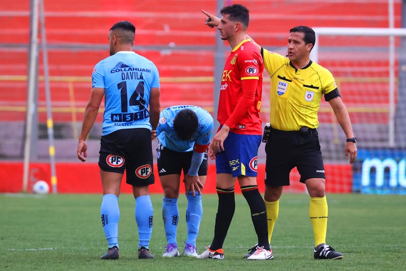 Unión Española y Deportes Iquique toman drástica decisión en la búsqueda de mantener la categoría por secretaría. Foto: Agencia Aton.
