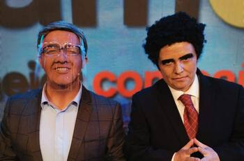 Ignacio Briones y Joaquín Lavín se toman las nuevas imitaciones de “Mi Barrio”