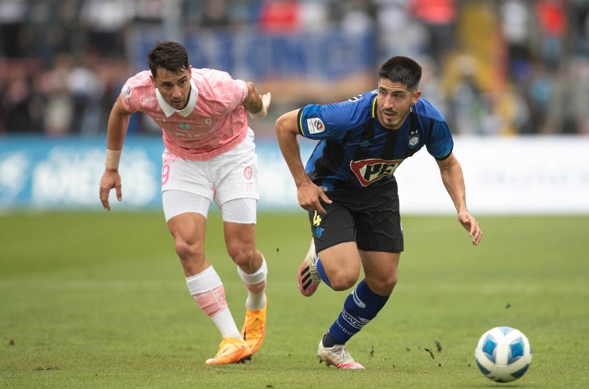 Sigue la crisis: La UC se inclinó ante Huachipato y peligra la continuidad de Cristian Paulucci