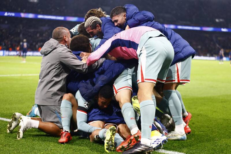 venció a domicilio al PSG, con un gol de Ángel Correa al minuto 90 + 3. (Foto: EFE)