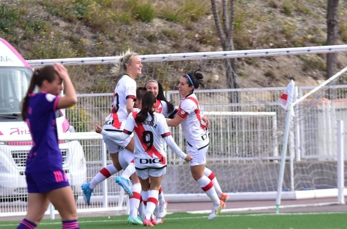 Goles chilenos en España: jornada de éxito para Camila Sáez y Bárbara Santibáñez