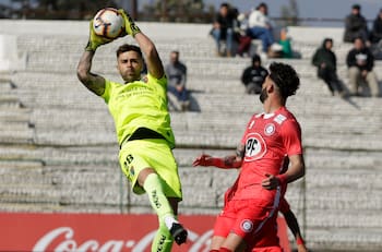 Arquero de Palestino: "Haré lo posible para que Paredes no cumpla el récord"