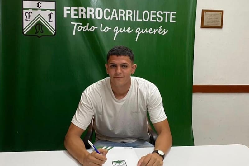 El centrodelantero argentino se sumará a Everton de Viña del Mar utilizando cupo de juvenil. Foto: Ferrocarril Oeste.