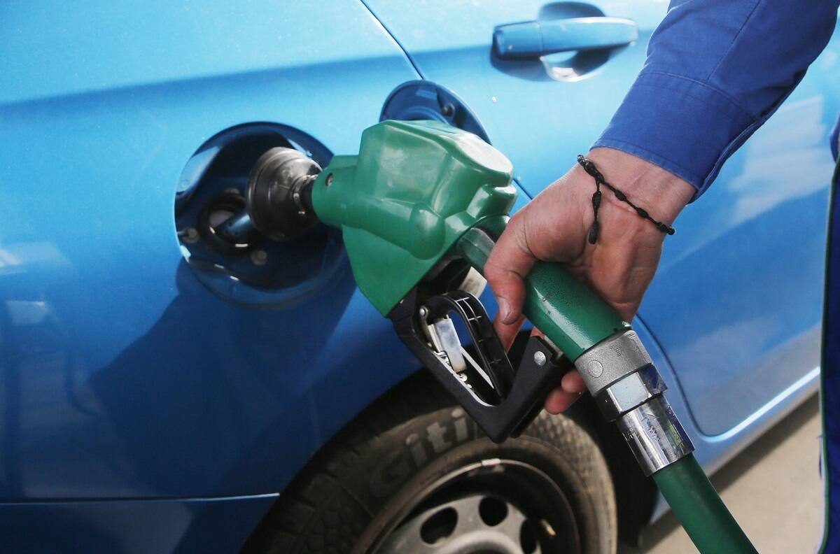 Comisión de Hacienda aprueba el proyecto que busca frenar el alza en el valor del combustible
