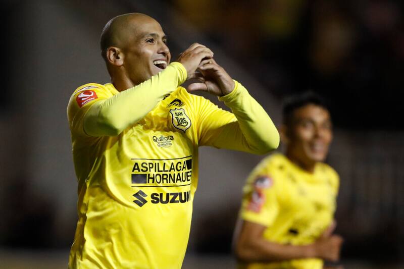 Humberto Suazo en San Luis. Foto: Aton