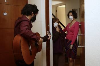 Día de la Madre: ¿Hay un permiso especial para comunas en cuarentena hoy domingo?