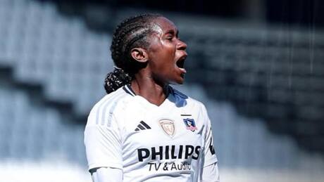 Con polémica incluida: Colo Colo le propina a la UC su primera derrota en el Claro Arena