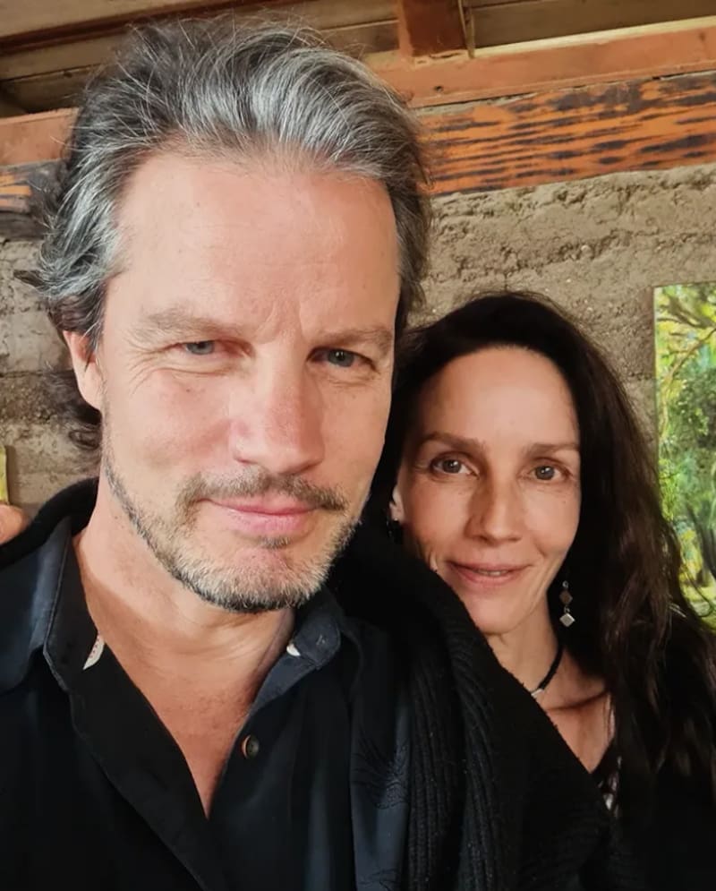 La actriz apareció en las redes sociales de su hermano, Dr. File.