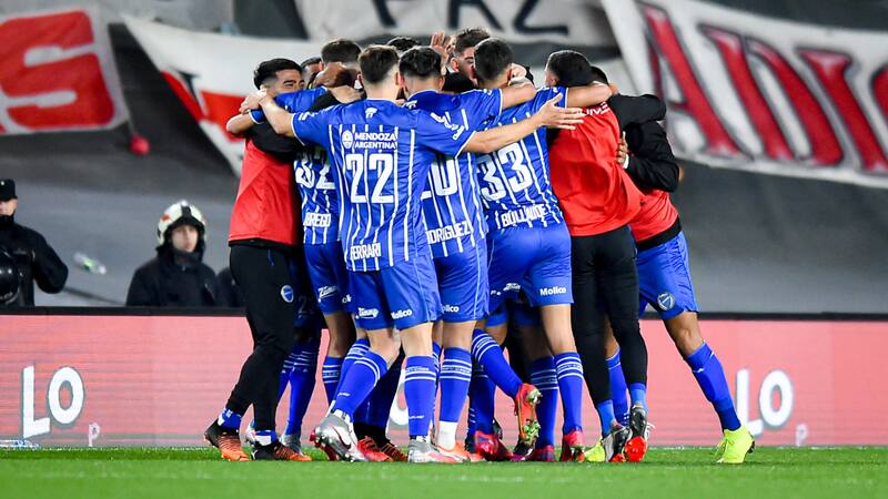 Godoy Cruz viajará en bus.