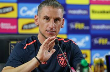 La cuestionada nómina de Beccacece en Ecuador para enfrentar a La Roja por Eliminatorias