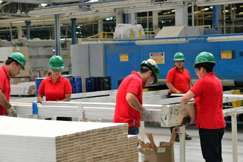 es reconocida en Chile por dedicarse al rubro de la madera.